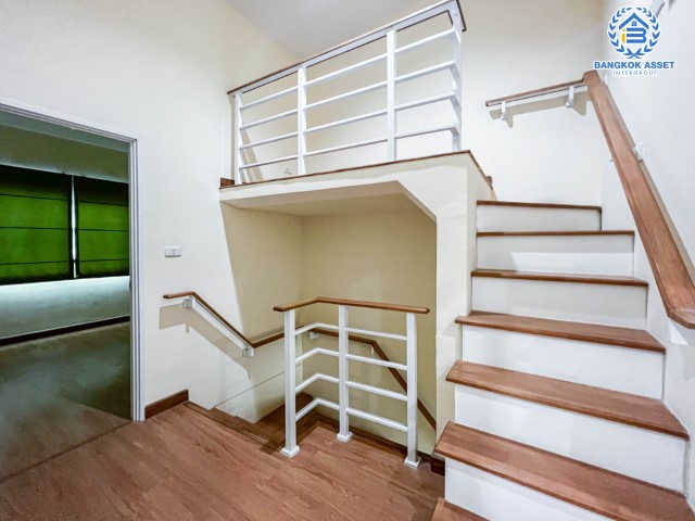 *****ทาวน์เฮ้าส์มือสอง นนทบุรี ม.โกลเด้นทาวน์ ชัยพฤกษ์-วงแหวน เนื้อที่ 21.20 ตร.ว. ฟังก์ชัน 4 ห้องนอน 3 ห้องน้ำ 2 ที่จอดรถ บ้านสภาพใหม่ ไม่ต้องต่อเติมอะไรเพิ่มก็พร้อมเข้าอยู่ได้เลย ทำเลดี เชื่อมต่อถนนบางกรวย-ไทรน้อย, ถนนกาญจนาภิเษก, ใกล้เซ็นทรัลเวสต์เกต และทางด่วน "ศรีรัช"